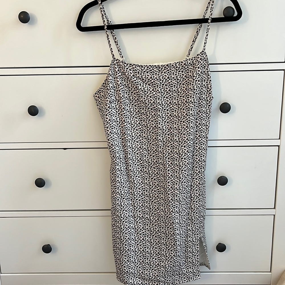 Sleeveless Cheetah Mini Shift Dress (M)